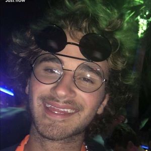 Meet your Posher, Nicholas